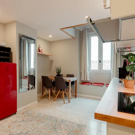 Apartament The Mazz House *